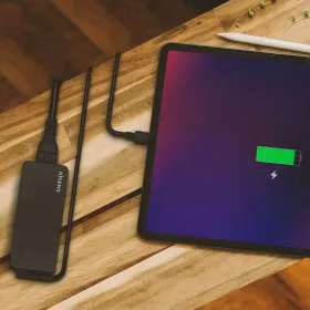 Krištolinis juodas dėklas, skirtas „Samsung Gal | Pirkti internetu — Megaluks