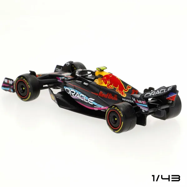 Auto Red Bull 1:43 (12 osaa)