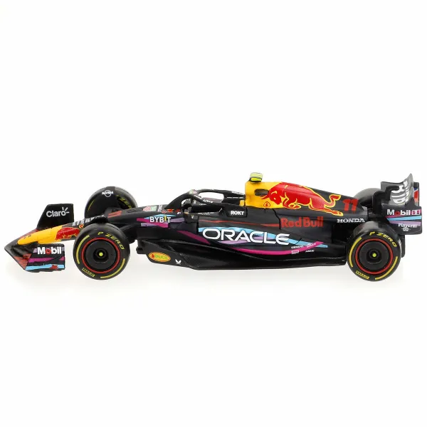 Auto Red Bull 1:43 (12 osaa)