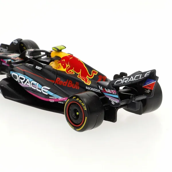 Auto Red Bull 1:43 (12 osaa)