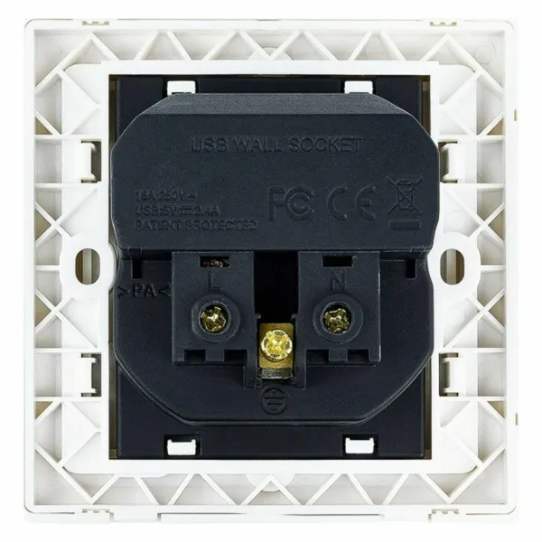 Sieninis lizdas su 2 USB prievadais TooQ 10.35.0010 5V/2.4A Balta 2,4 A