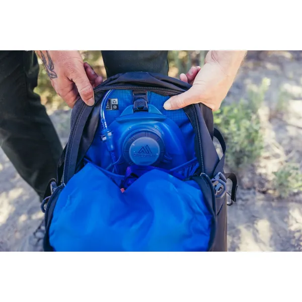 Spordiseljakott Gregory 153039-A543 Must 24 L