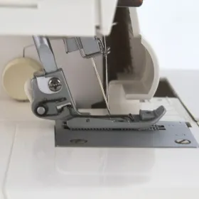 Ompelukone Łucznik Overlock 820D-3