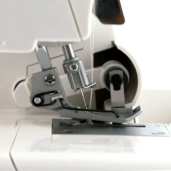 Ompelukone Łucznik Overlock 720D4