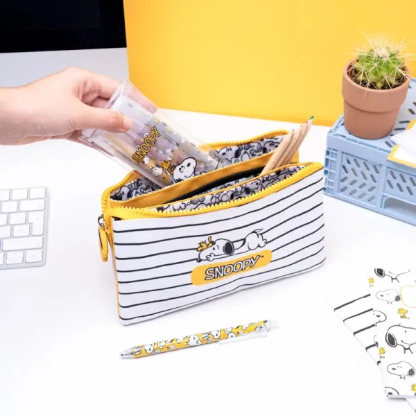 Snoopy - 3-compartment pencil case from the Lazy Days collection