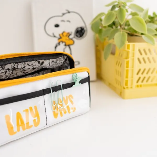 Snoopy - Double compartment pencil case from the Lazy Days collection