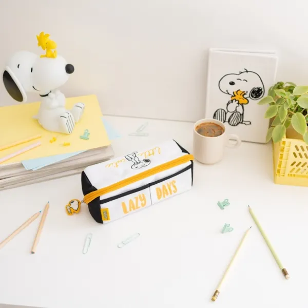 Snoopy - Double compartment pencil case from the Lazy Days collection