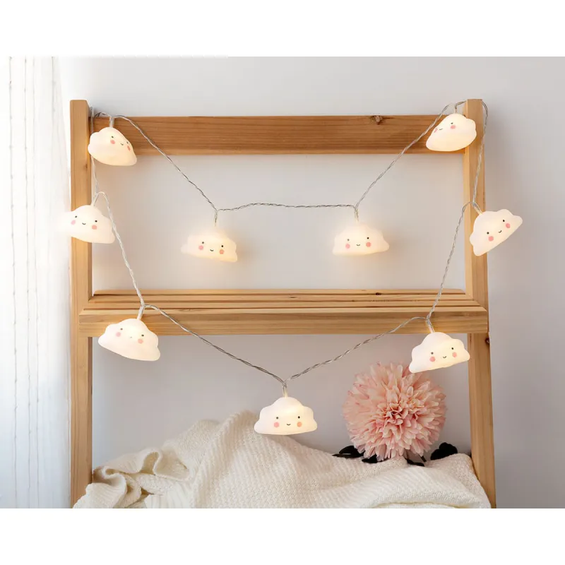 LED-valopallokranssi Pilvet 150 cm