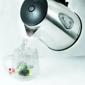 Vedenkeitin Grunkel 1 L Hopeinen Ruostumaton teräs 2200 W