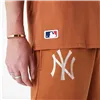 Short-sleeve Sports T-shirt New Era LEAGUE ESSNTLS LC OS TEE NEYYAN 60435552 Brown (XL)