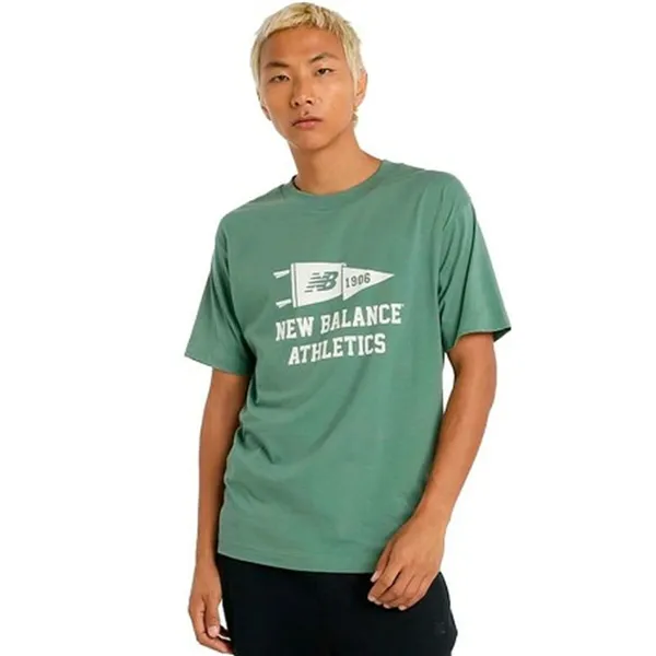 Men’s Short Sleeve T-Shirt New Balance Varsity Pennant MT51924 DKJ Green