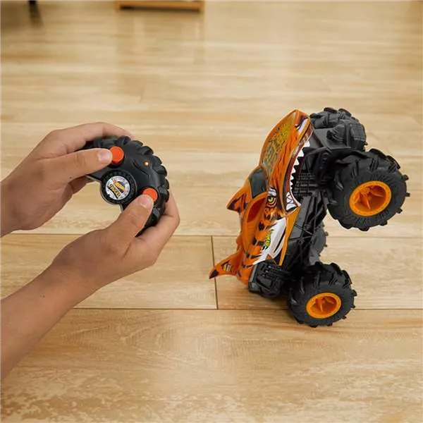 Remote-Controlled Car Mattel 1:24