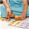 Action Figure Melissa & Doug