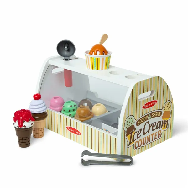 Action Figure Melissa & Doug
