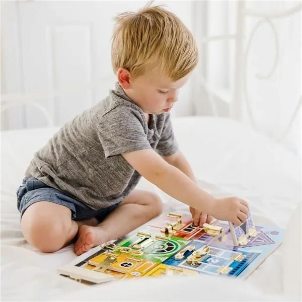 Action Figure Melissa & Doug